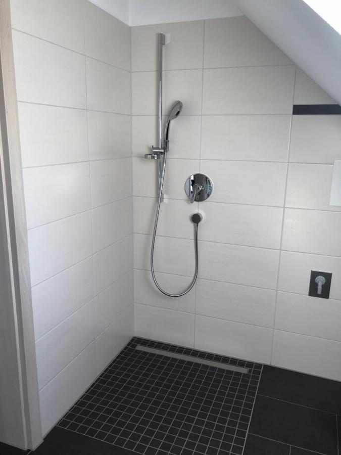 Sonniges 4 **** Dg-Apartment Mit Aufzug+Seeblick Плайнфелд Екстериор снимка